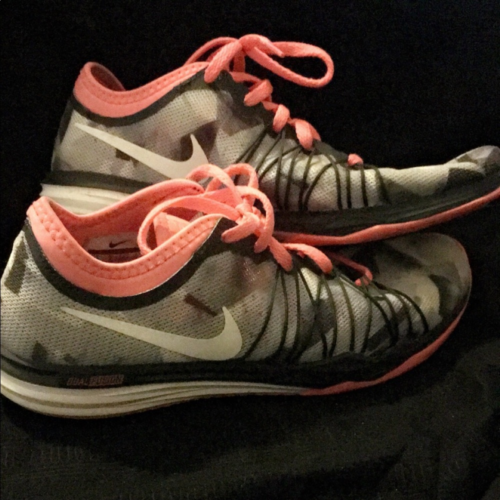 Nike dual fusion hit